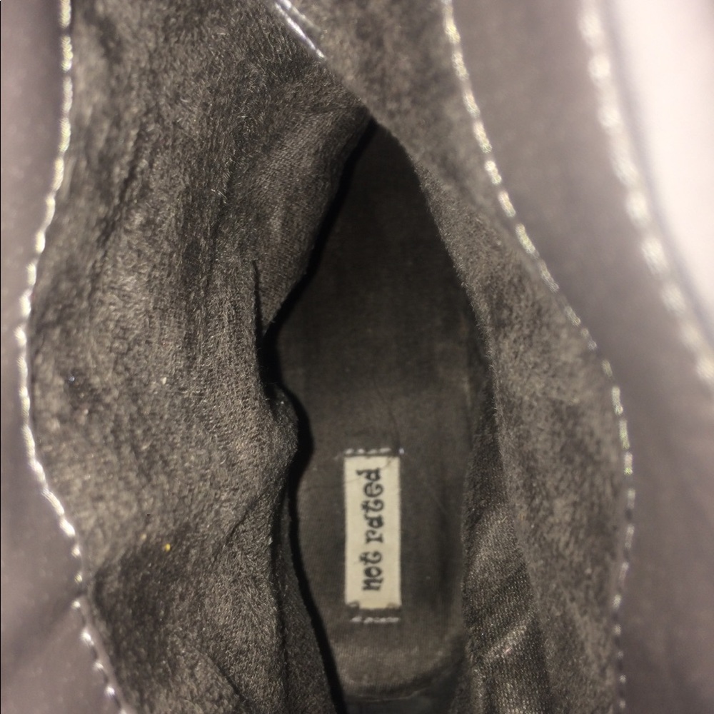 Boots - Picture 5 of 6